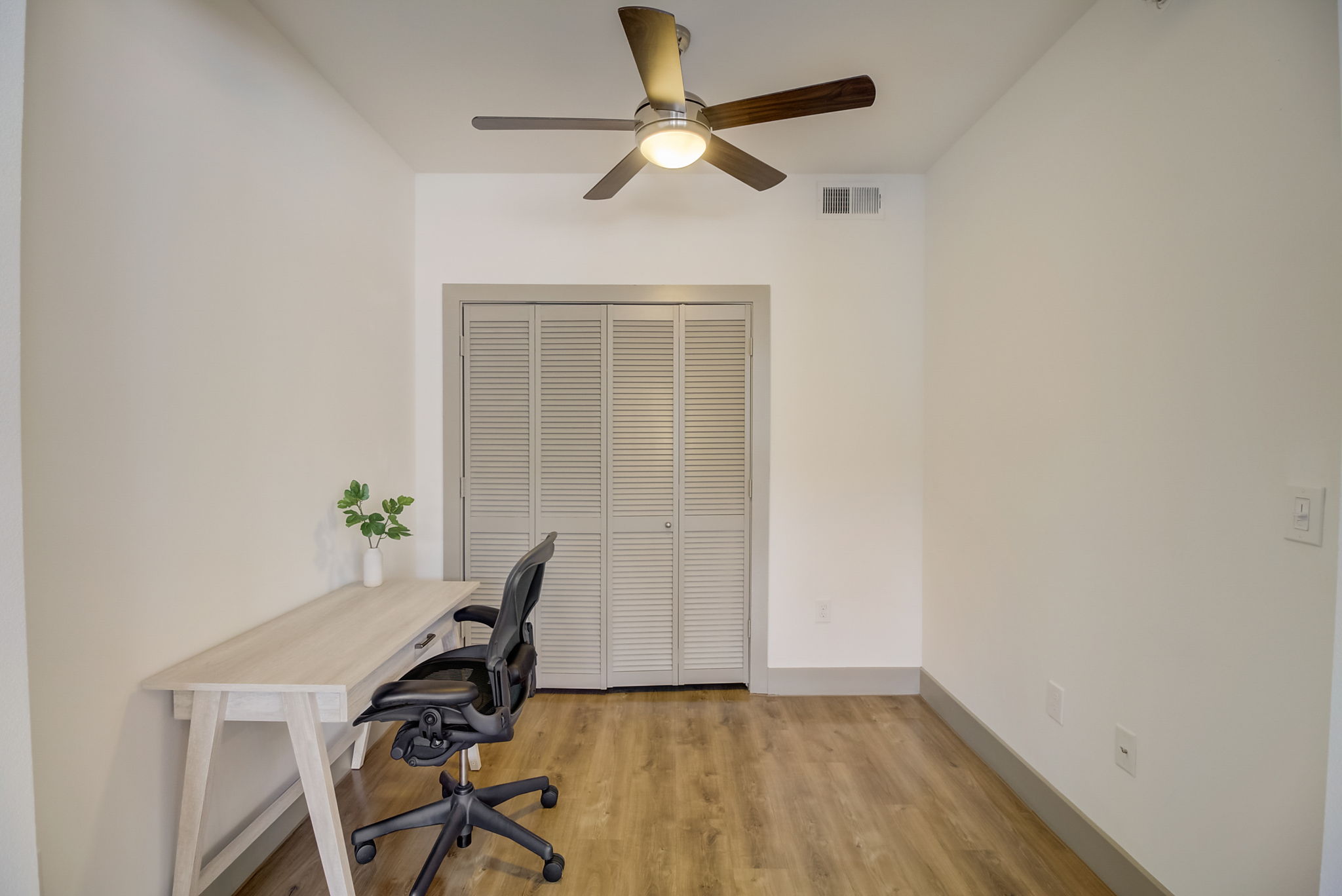 Loft and Row Image 8